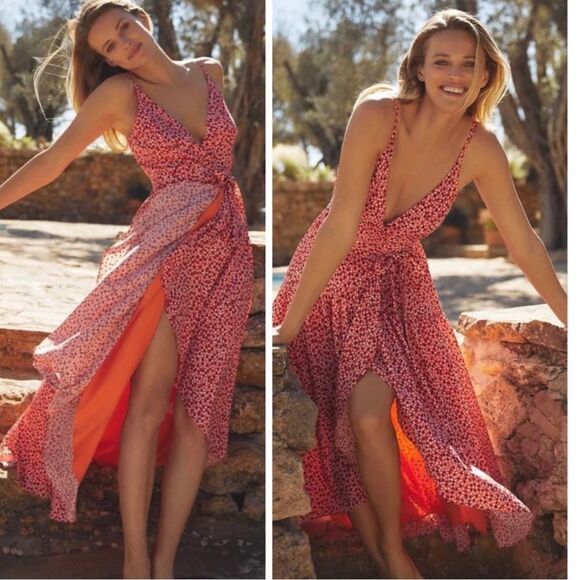 New Anthropologie HUTCH Flutter Wrap Midi Dress
Retail $198
XS Petite - Picture 1 of 11